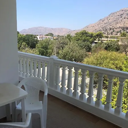 بيت ضيافة Peacock Pefki